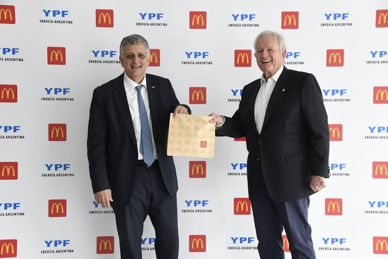 Horacio Marín, CEO de YPF y Woods Staton, executive chairman del board de Arcos Dorados