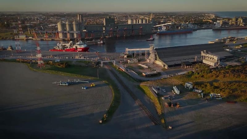 De Vaca Muerta al mar: VMOS, el proyecto que aportará u$s 15 mil millones de divisas y
cambiará la industria argentina