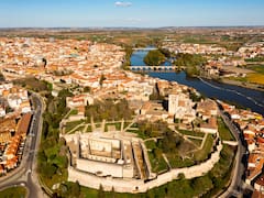 Un grupo de estadounidenses compró un pueblo abandonado en la España vaciada: intentan convertirlo en un destino turístico