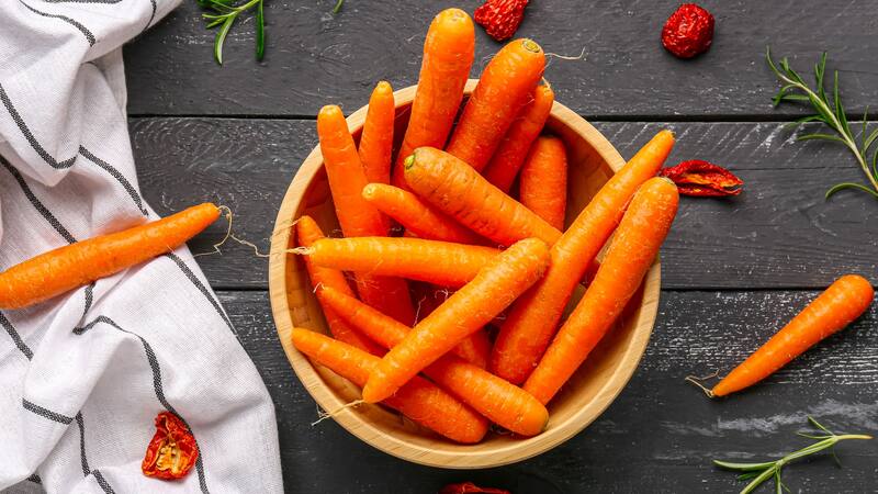 Las zanahorias tienen alto contenido de betacaroteno y vitaminas (Fuente: Shutterstock)